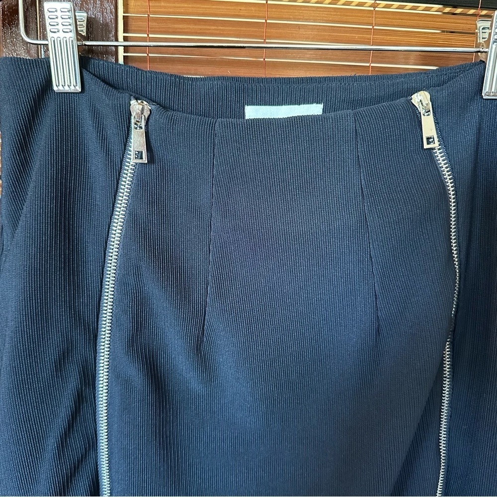 🌟3/$20🌟 THE COVERII Navy Skirt - Picture 4 of 5